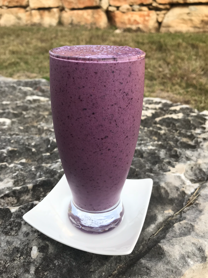 blueberry smoothie or blueberry lassi