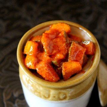 learn how to make mango pickle or avakaya