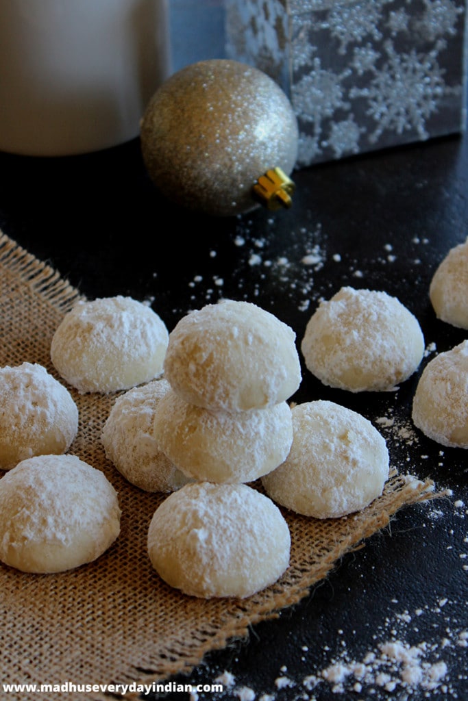 snow ball cookies dusted with powdered sugar