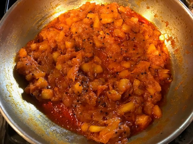 instant mango pickle ready to be served