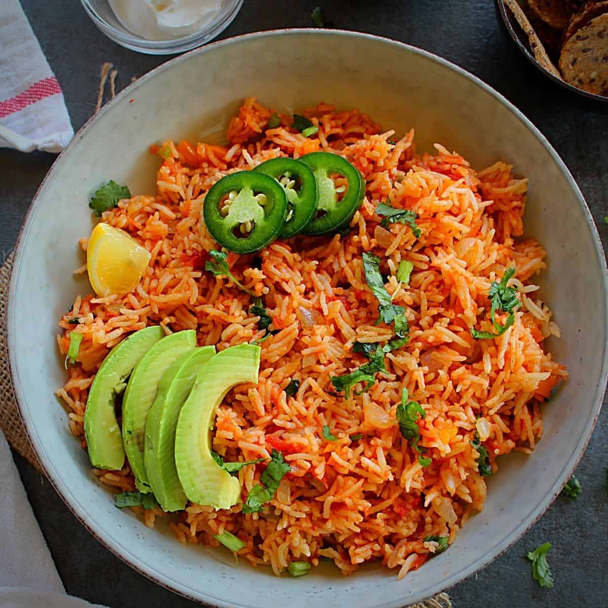 https://www.madhuseverydayindian.com/wp-content/uploads/2020/10/instant-pot-spanish-rice-with-salsa.jpg