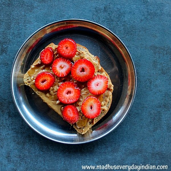 peanut butter toast with strawberry