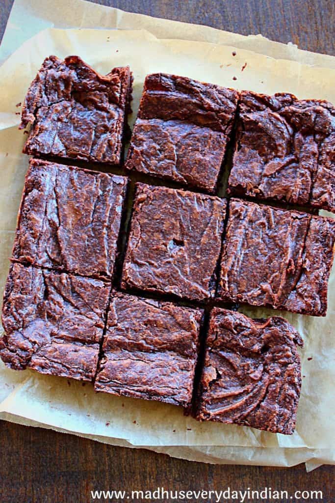 9 pieces of cut eggless brownies
