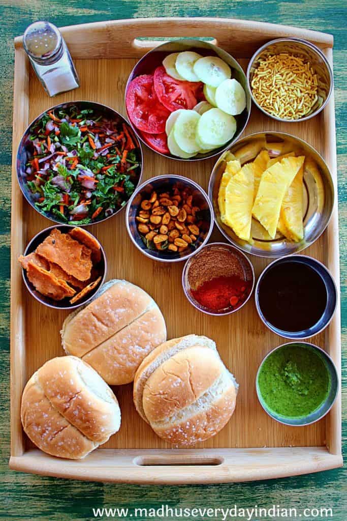 pic of the ingredients needed to make Bangalore sandwich