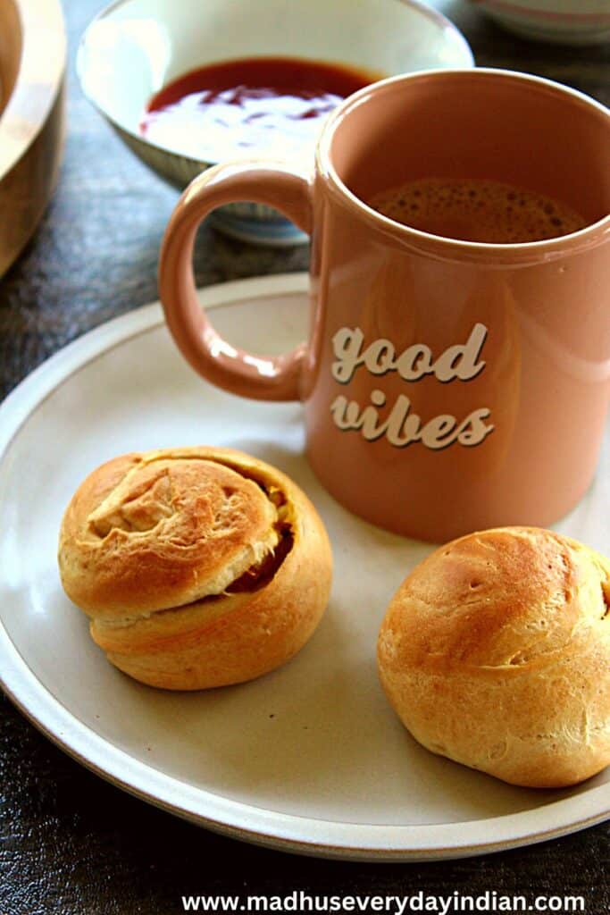 2 potato biscuit buns served with coffee