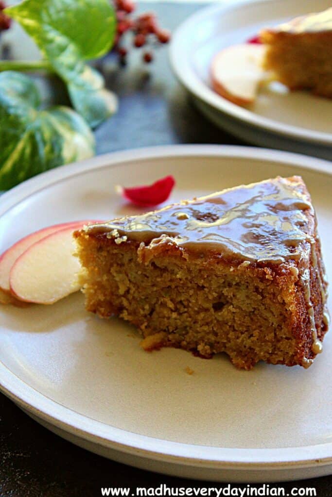 sliced apple cake